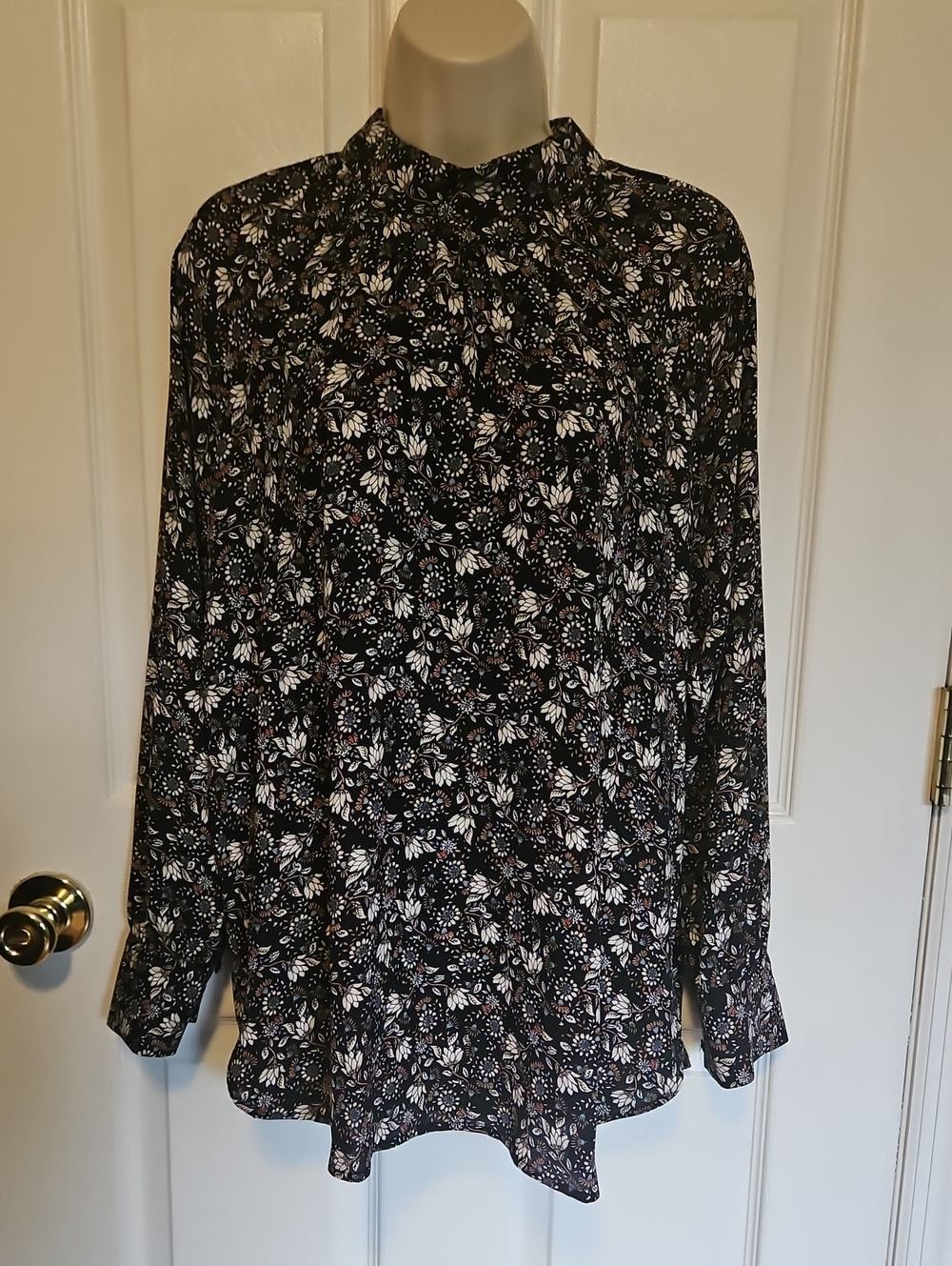 NWT Ann Taylor Black Mock Neck Dark Romantic Top